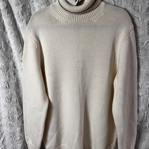 Zara Sweaters - NWT ZARA SIZE LARGE Cream with green stripe trim TURTLENECK sweater